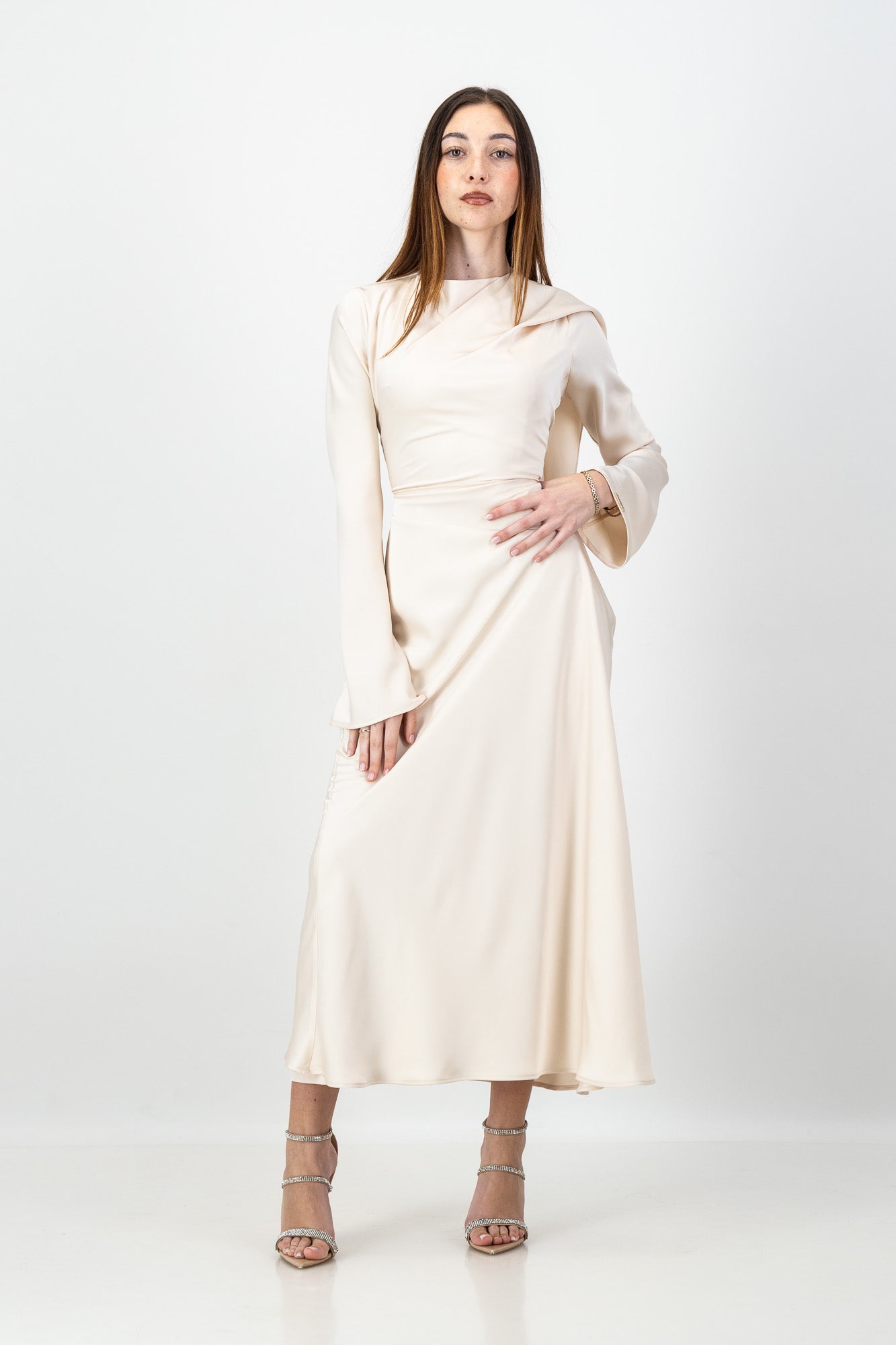 THE NUHA MAXI DRESS in Champagne